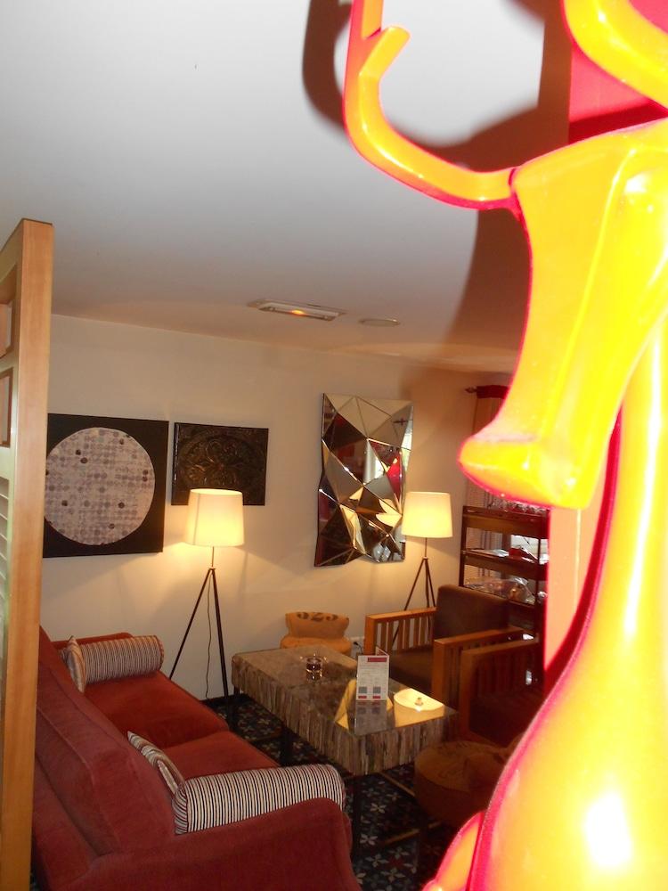 Hotel Le M &
